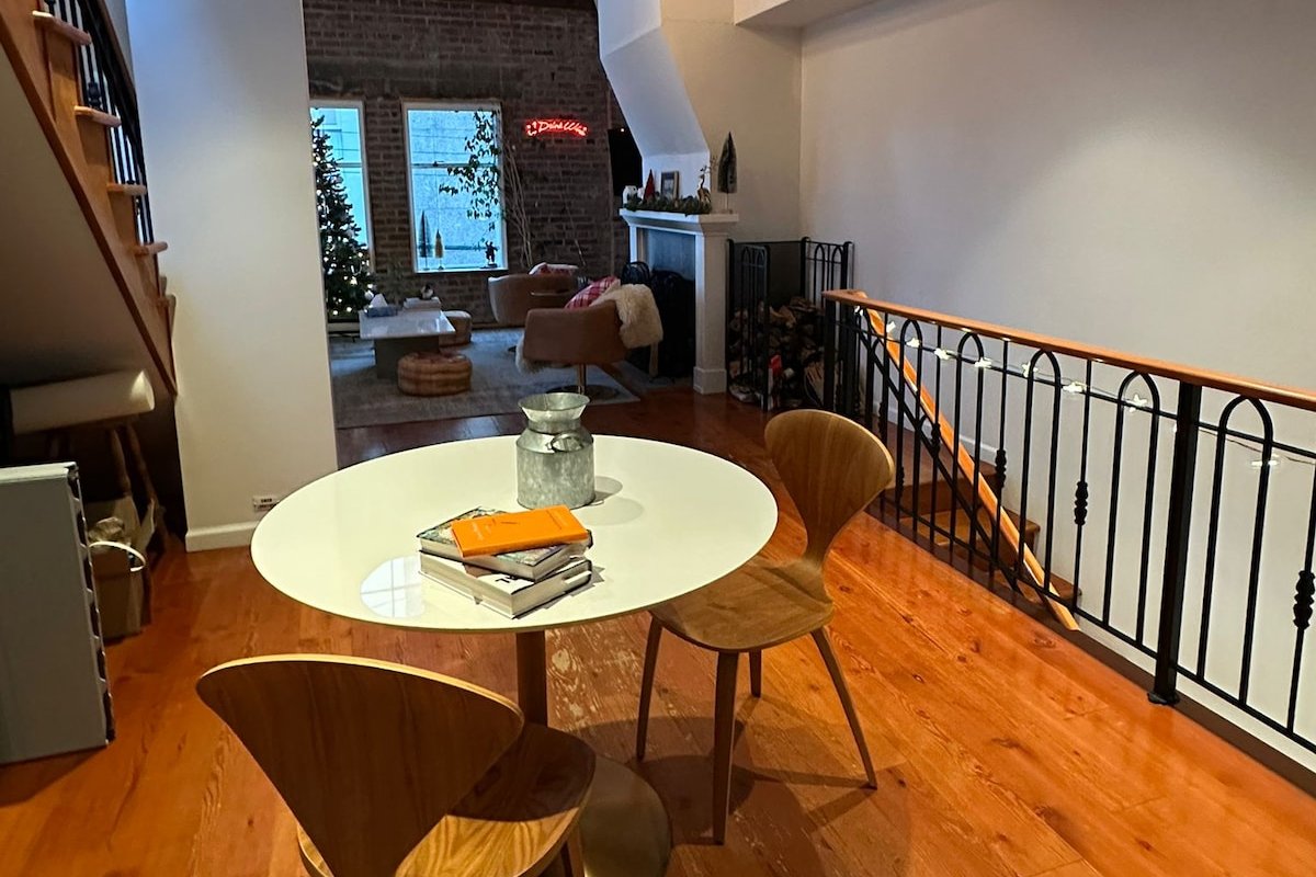 Two Floor Rooftop Patio Steps from Kits Beach gallery image 4