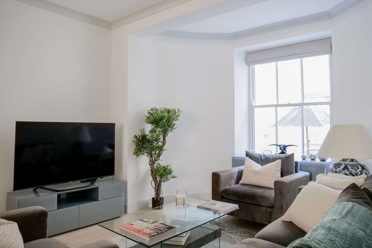 Super Spacious 3 Bedroom and 3 Bathroom Apartment gallery image 5