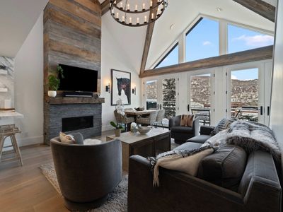Chic Park City Retreat with Hot Tub Near Town Lift