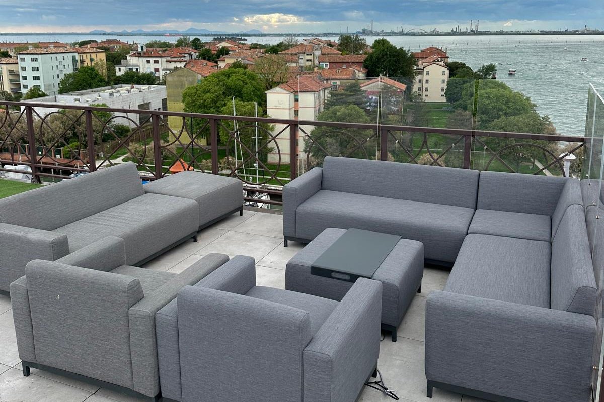 amazing penthouse rooftop terrace 360° lagoon view gallery image 3