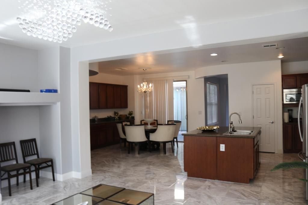 EDC Castle 5 * 2 Masters * 4000 sq feet * Gated gallery image 5