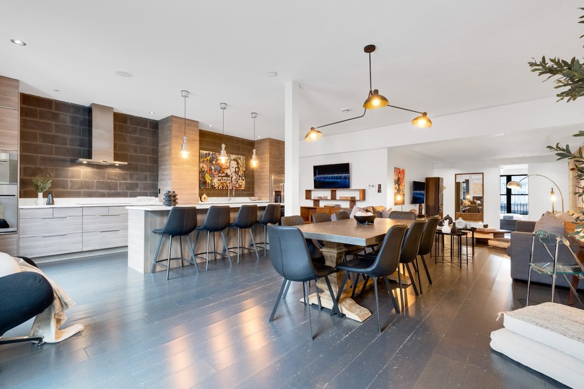 Plato MTL Spacious Premium 2BR Penthouse + Rooftop gallery image 2