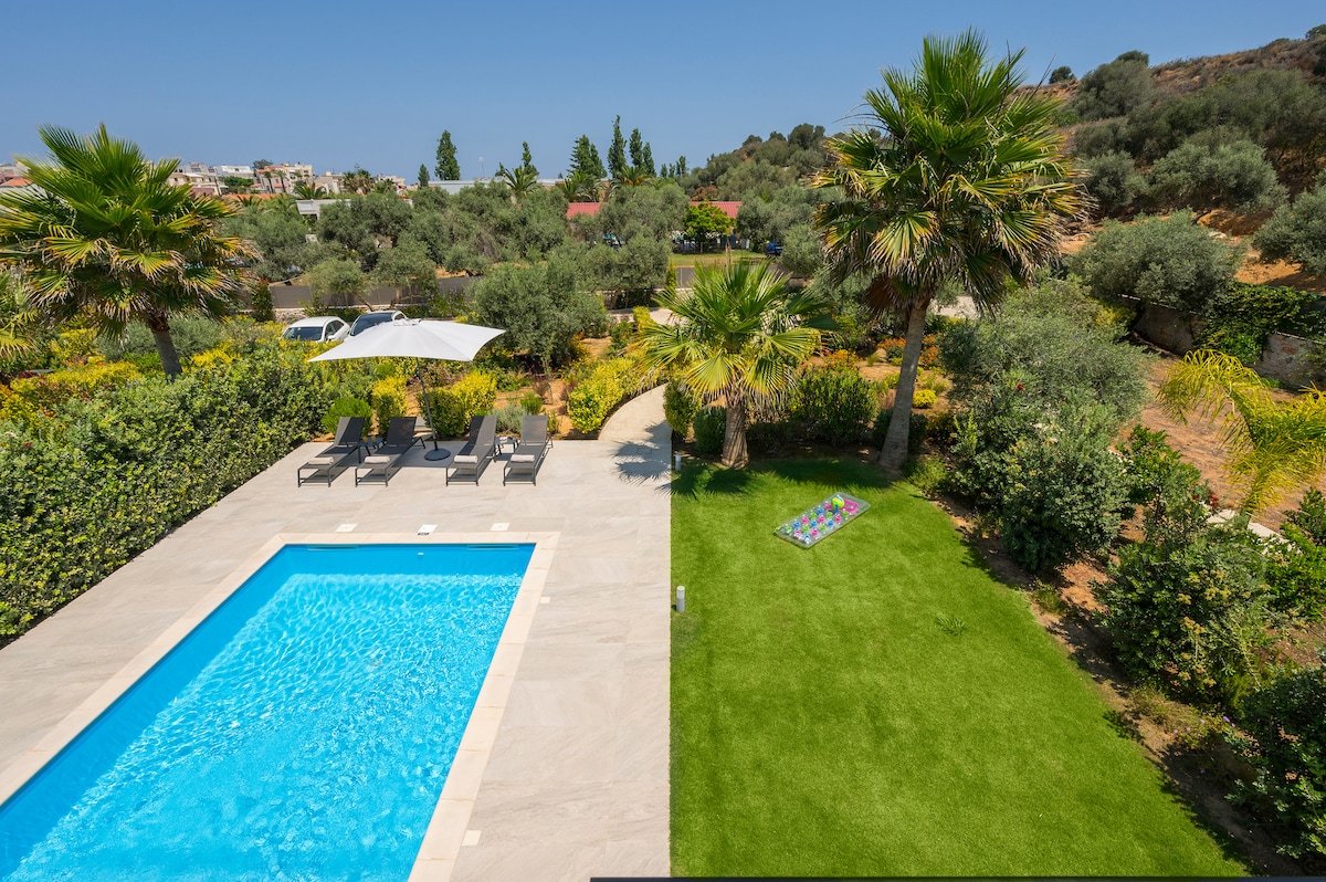 Walk to Beach-Heated Private Pool-Brand New villa gallery image 5