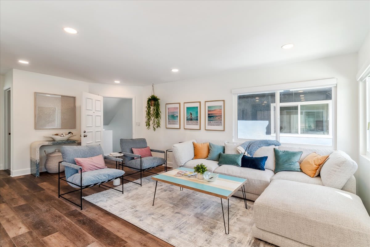 Steps to Venice Sand | BBQ, Fire Pit, Parking