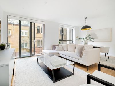 Luxury Mayfair Townhouse near Buckingham Palace