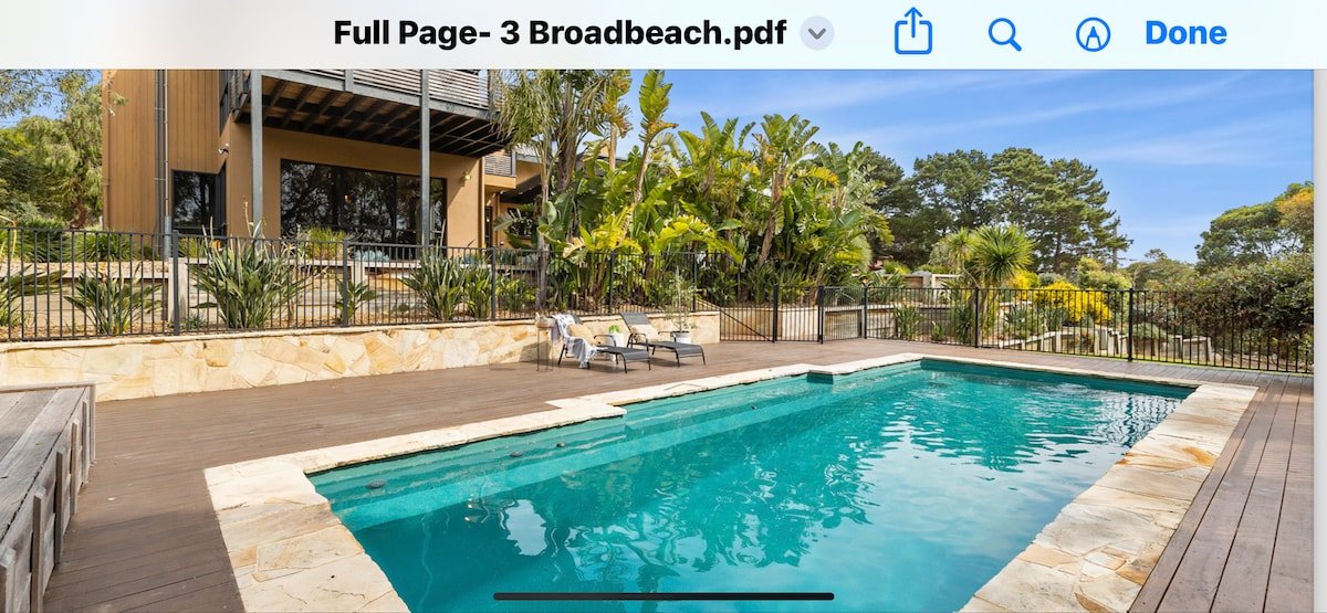 Broadbeach Retreat, sleeps up to 12 people gallery image 2