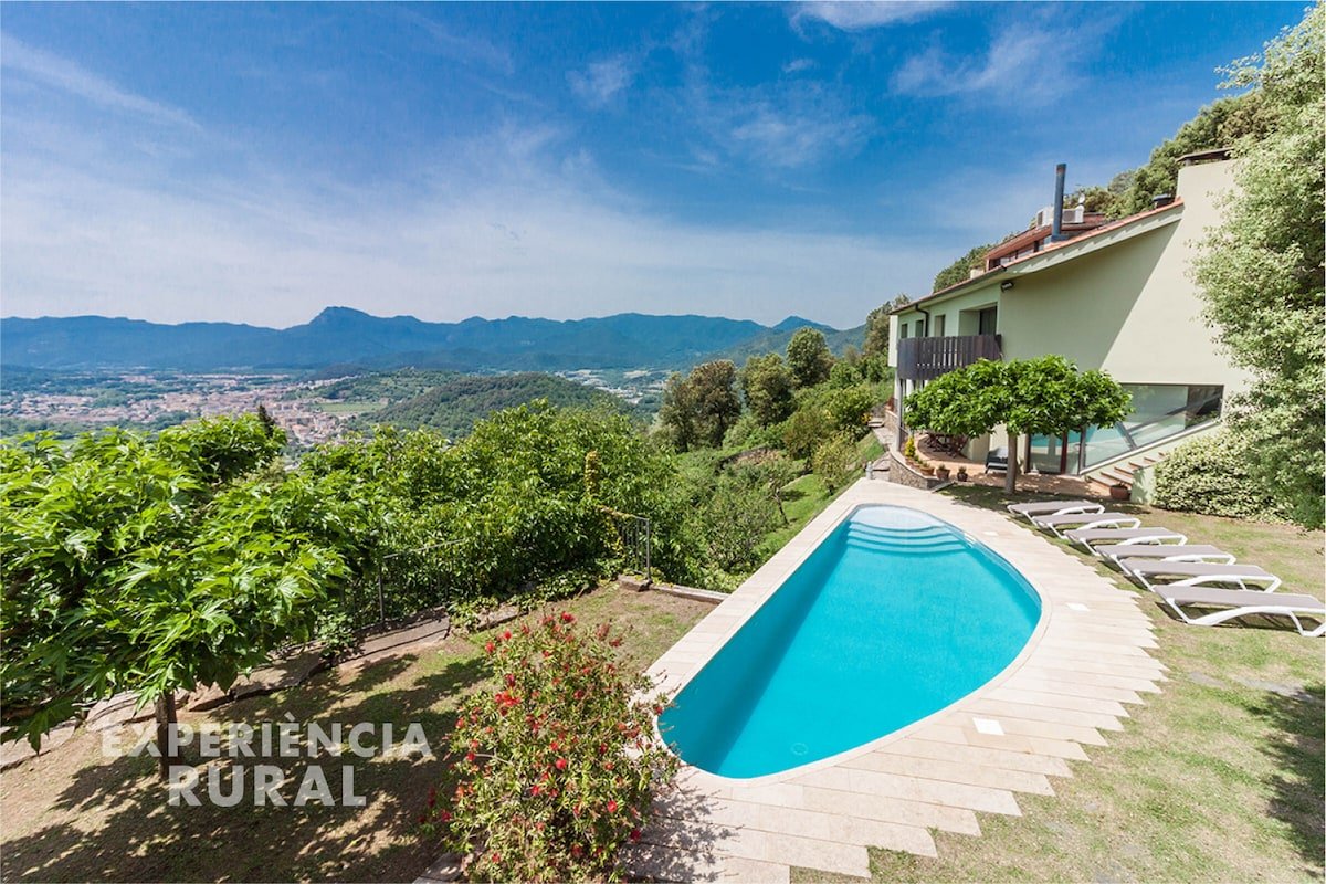 Impresionante villa con piscina panorámica gallery image 2