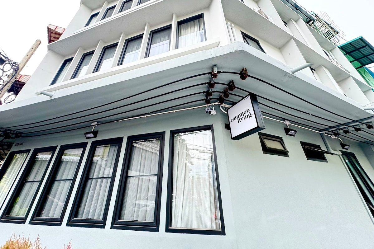 Whole House-6Bedroom-Stays 16pax Chinatown/Netflix gallery image 2