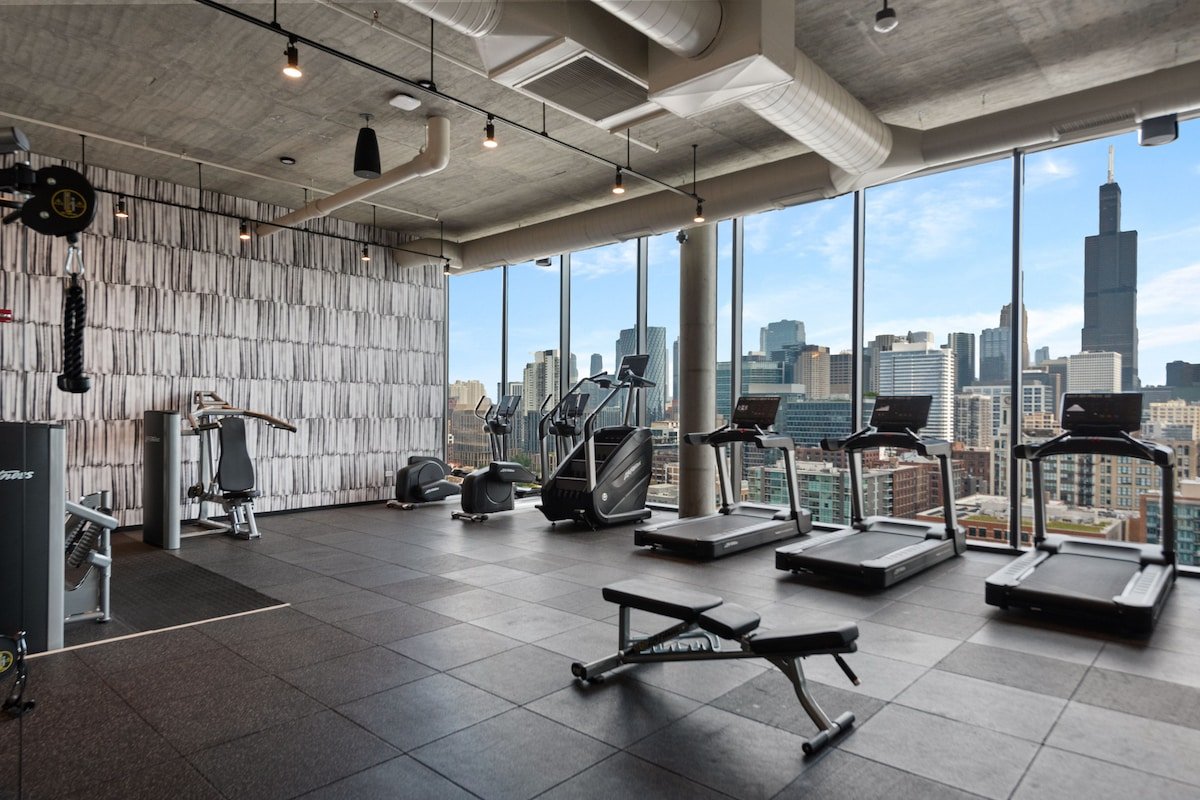 Prime West Loop 2BR Apts + Event Convenience gallery image 5