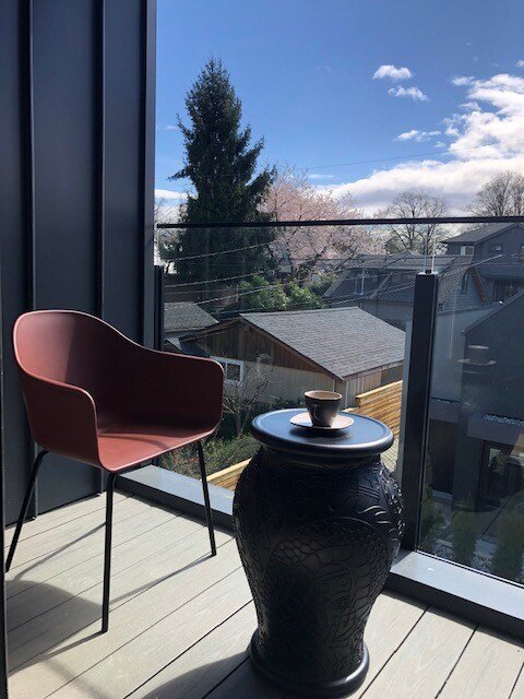 New and Modern Centrally Located 4-Bedroom gallery image 3