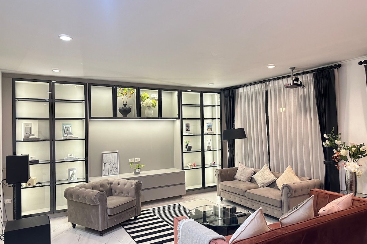 Bangkok manor one，Sukhumvit 5卧5卫超大庭院泳池别墅 订满三天以上送接机 gallery image 2