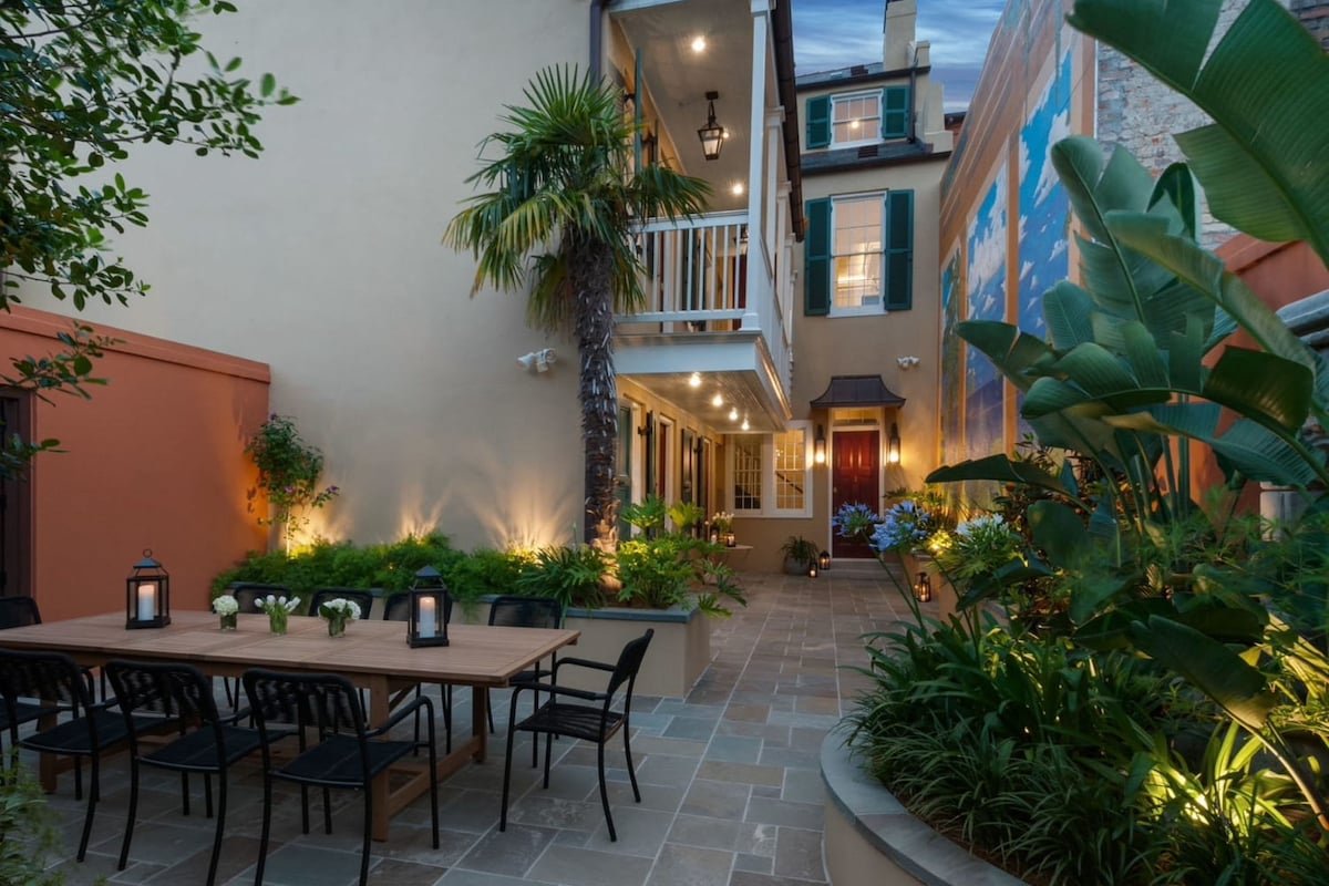 Luxury CBD Home | Downtown gallery image 5