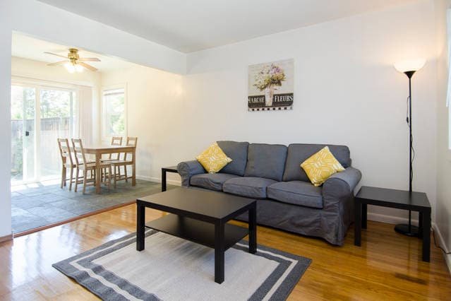 Palo Alto 2BR Remodel w/ New Furniture gallery image 2