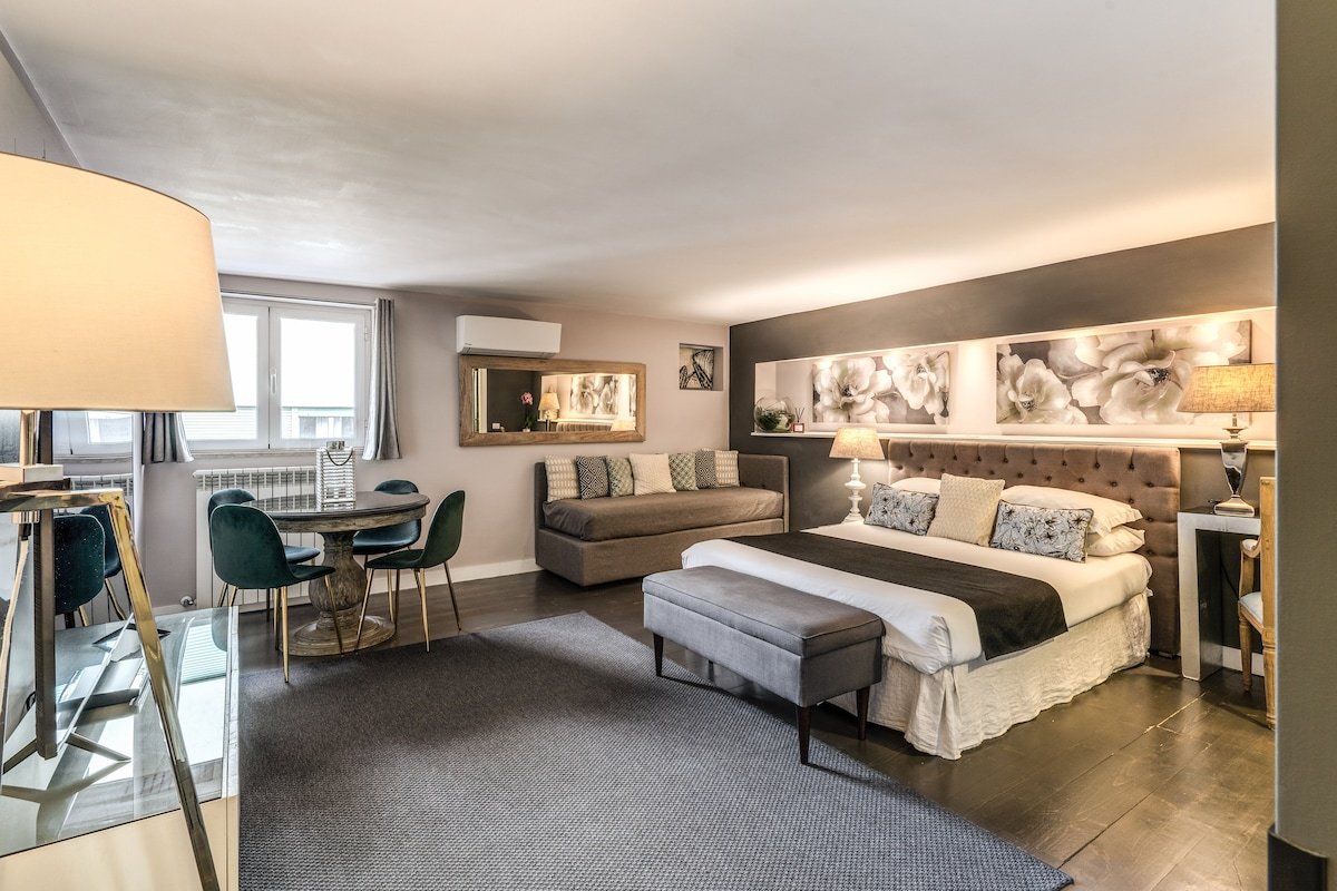 NEW..Double apartment a few steps from the Vatican gallery image 5