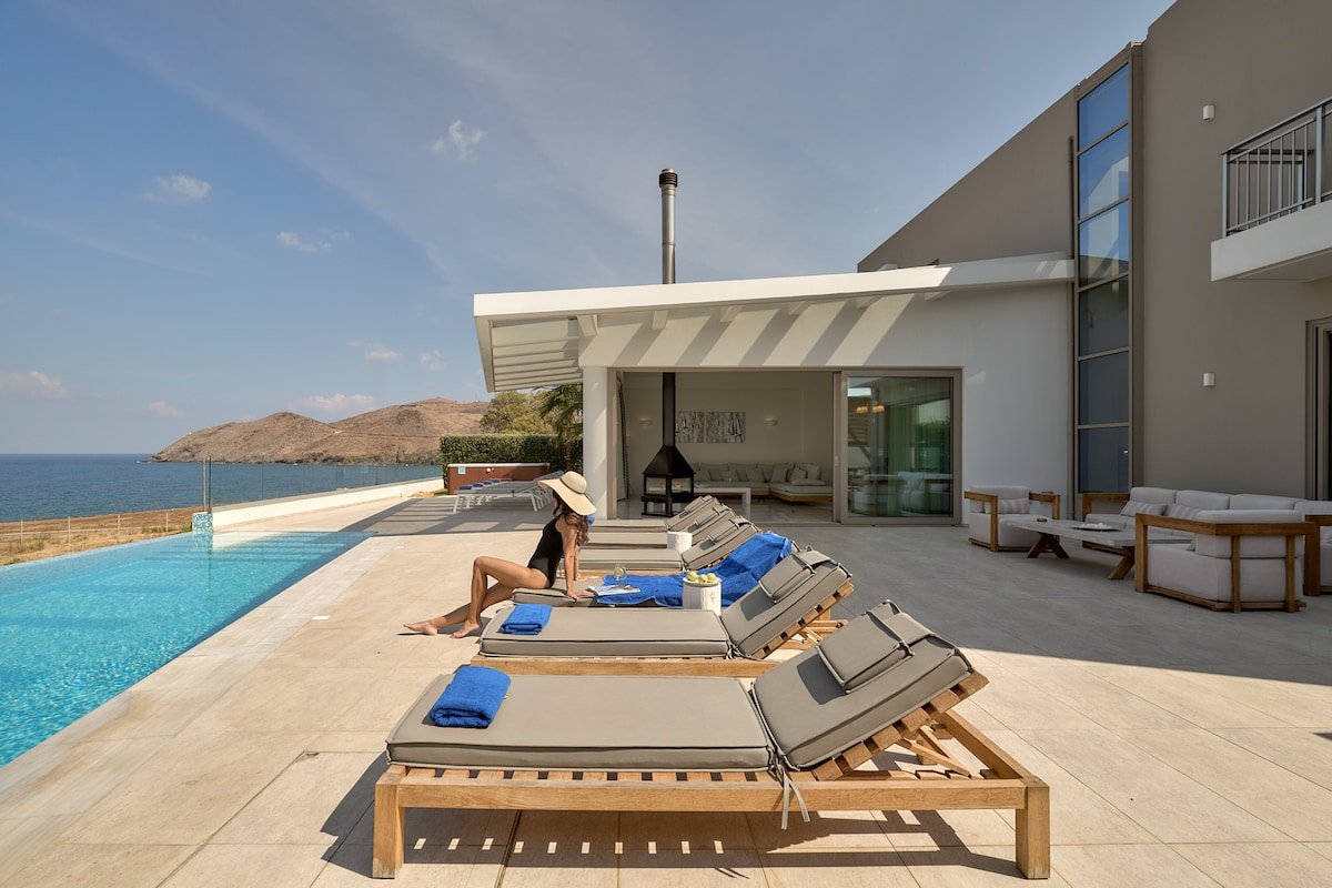 Thalassa Residence, Heated Pool, Hot Tub & SeaView gallery image 3