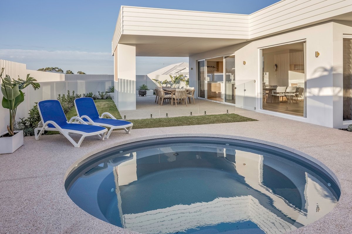 Amara Sands | Dunsborough | Heated Pool gallery image 2