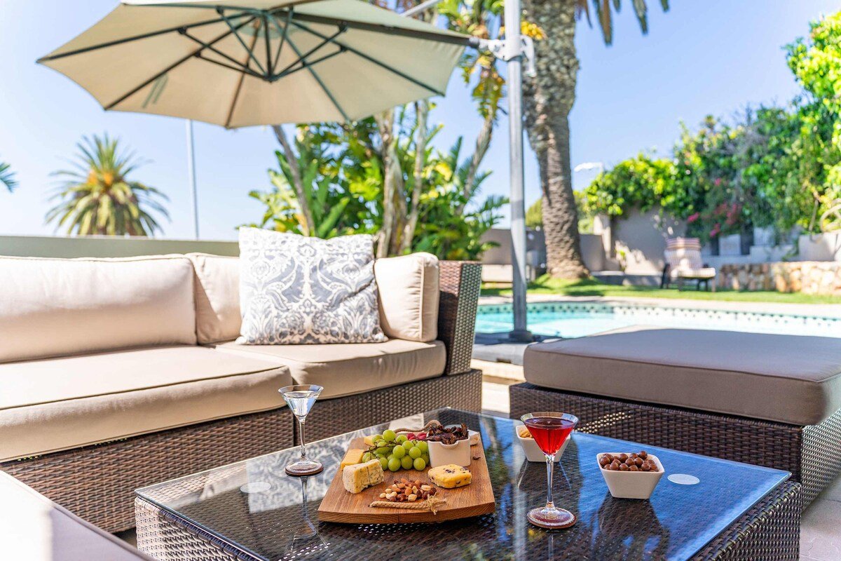 Green Point Grande – Luxury Family villa with pool gallery image 4