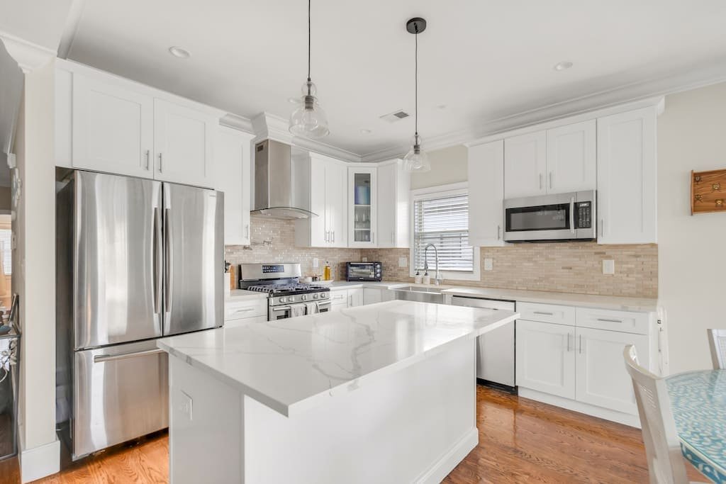 SkyHouse JC – New 3BR Apt w/ Rooftop and Parking gallery image 5