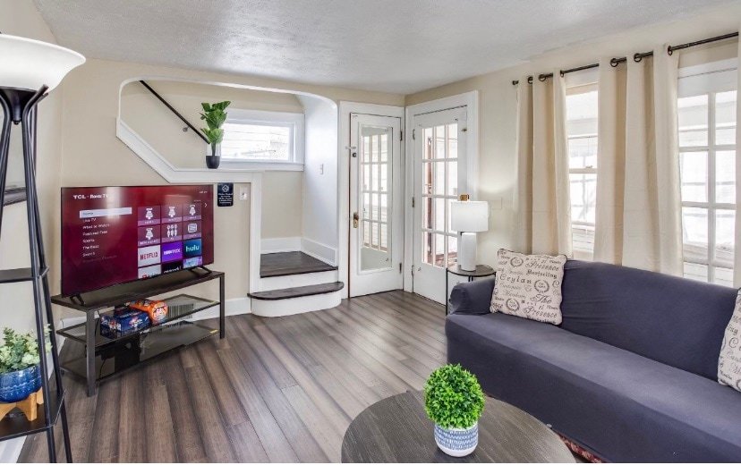 Fabulous by Airpt/DwTN/UofR gallery image 5