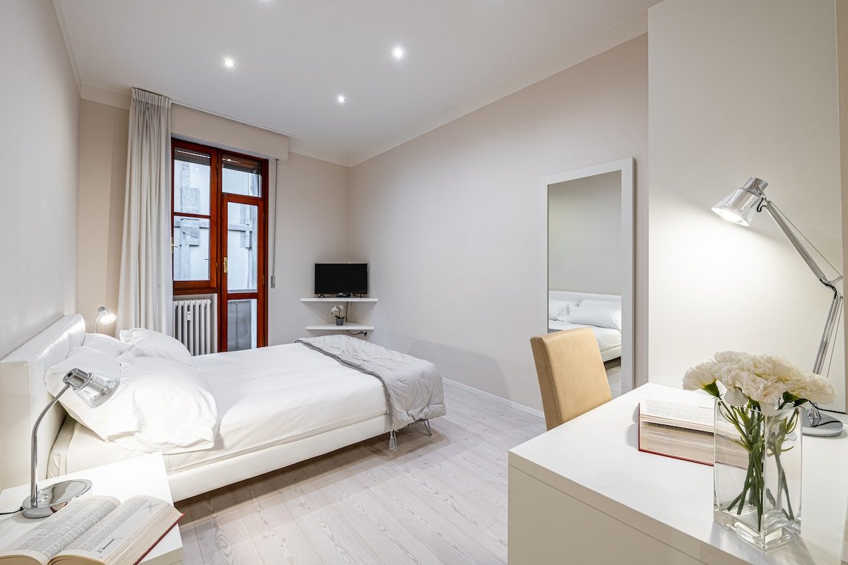 [Ponte Vecchio] Prestige and unique view gallery image 5