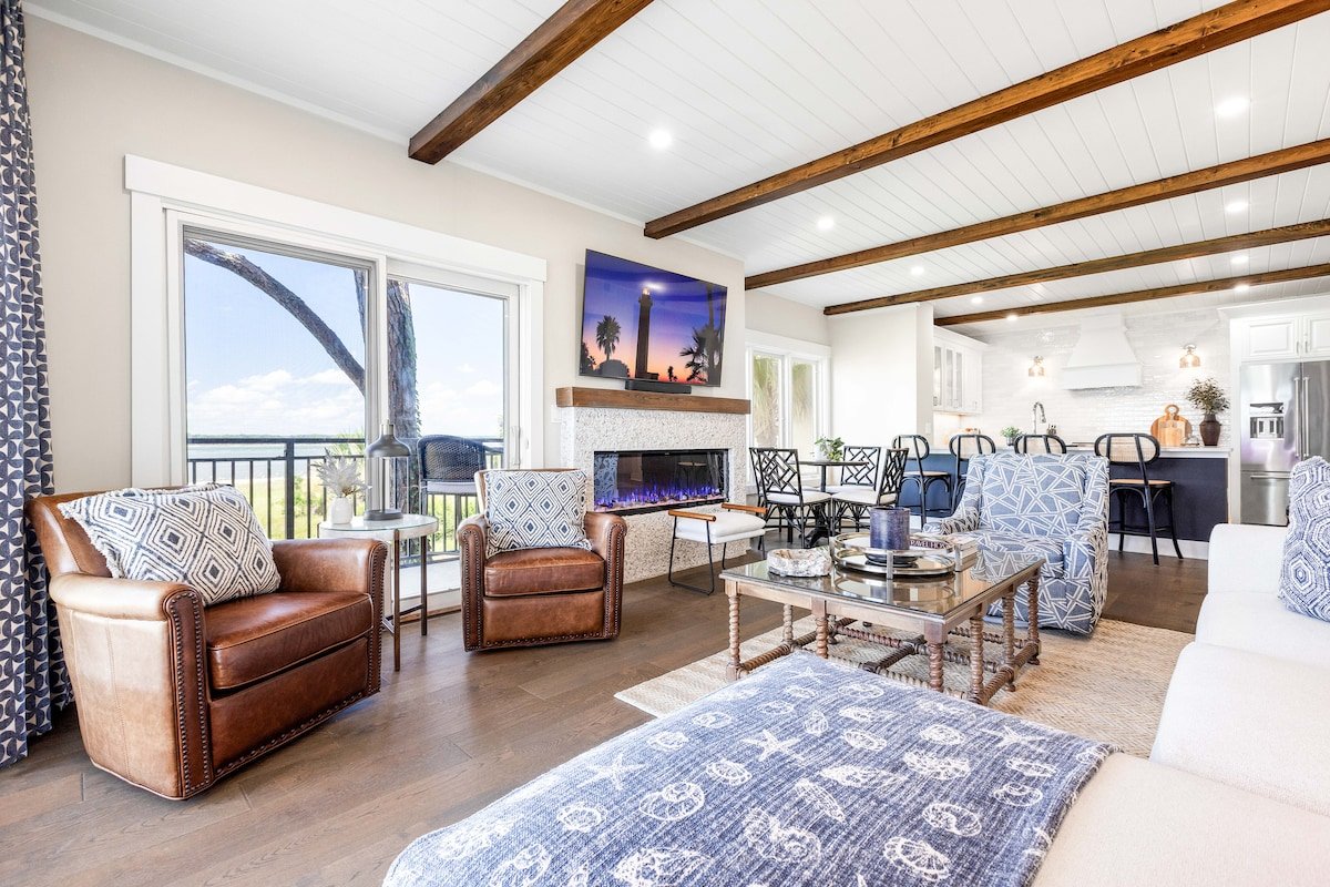 1872 Beachside Tennis Villa