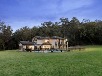 Secluded luxurious escape one hour from the CBD