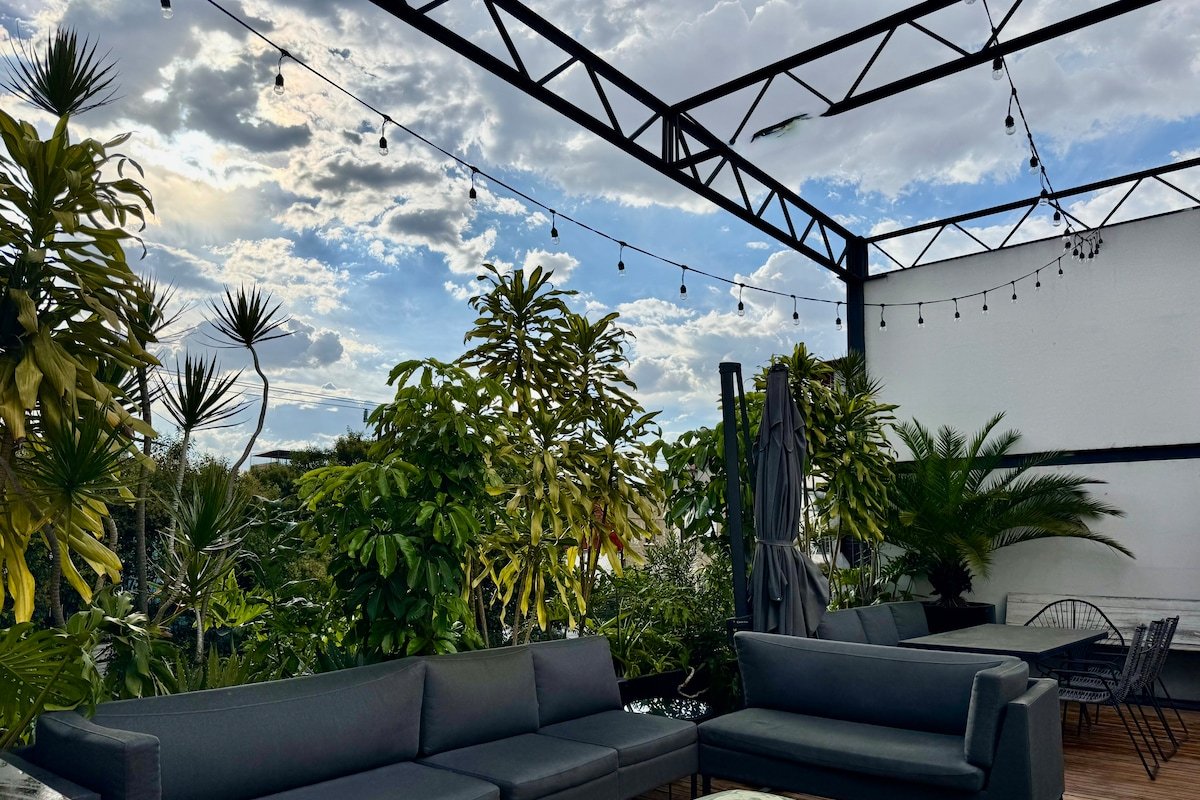 Stylish Colonial Stay in Roma Norte W Rooftop 8BR gallery image 4