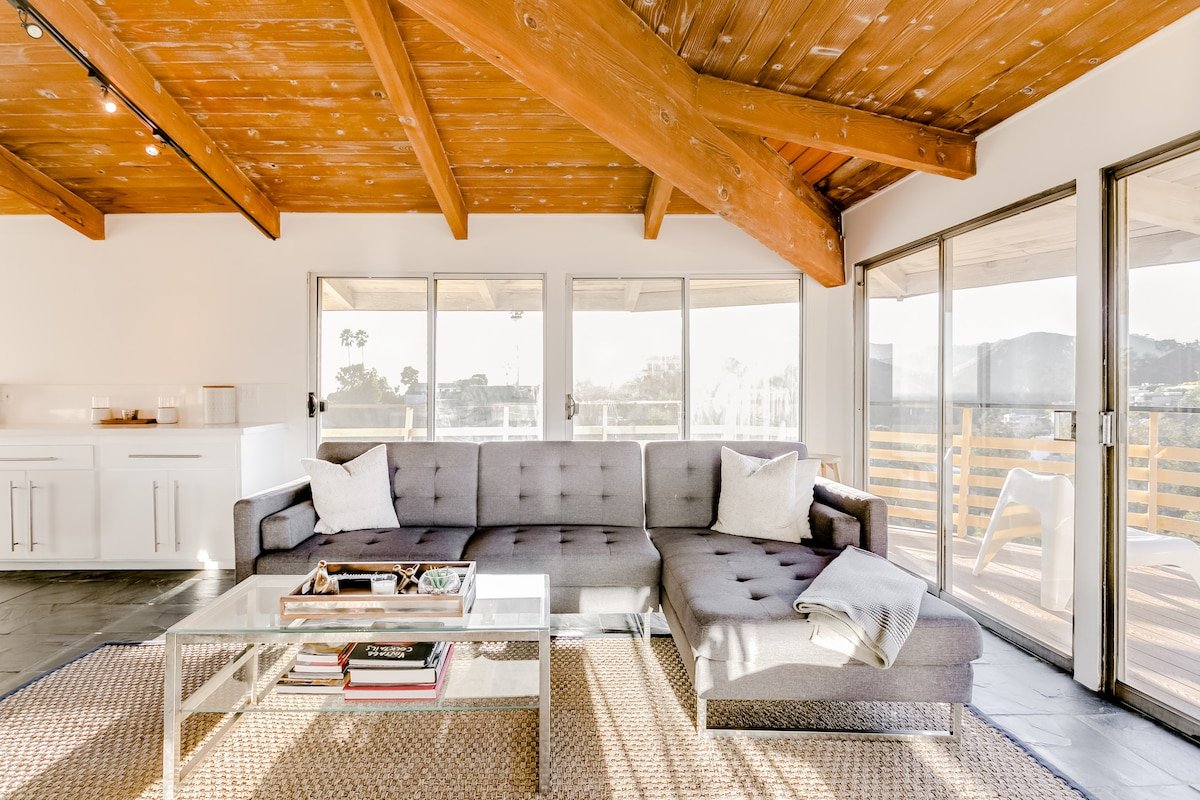 Breathtaking Views from Chic Mid Century Modern House gallery image 2