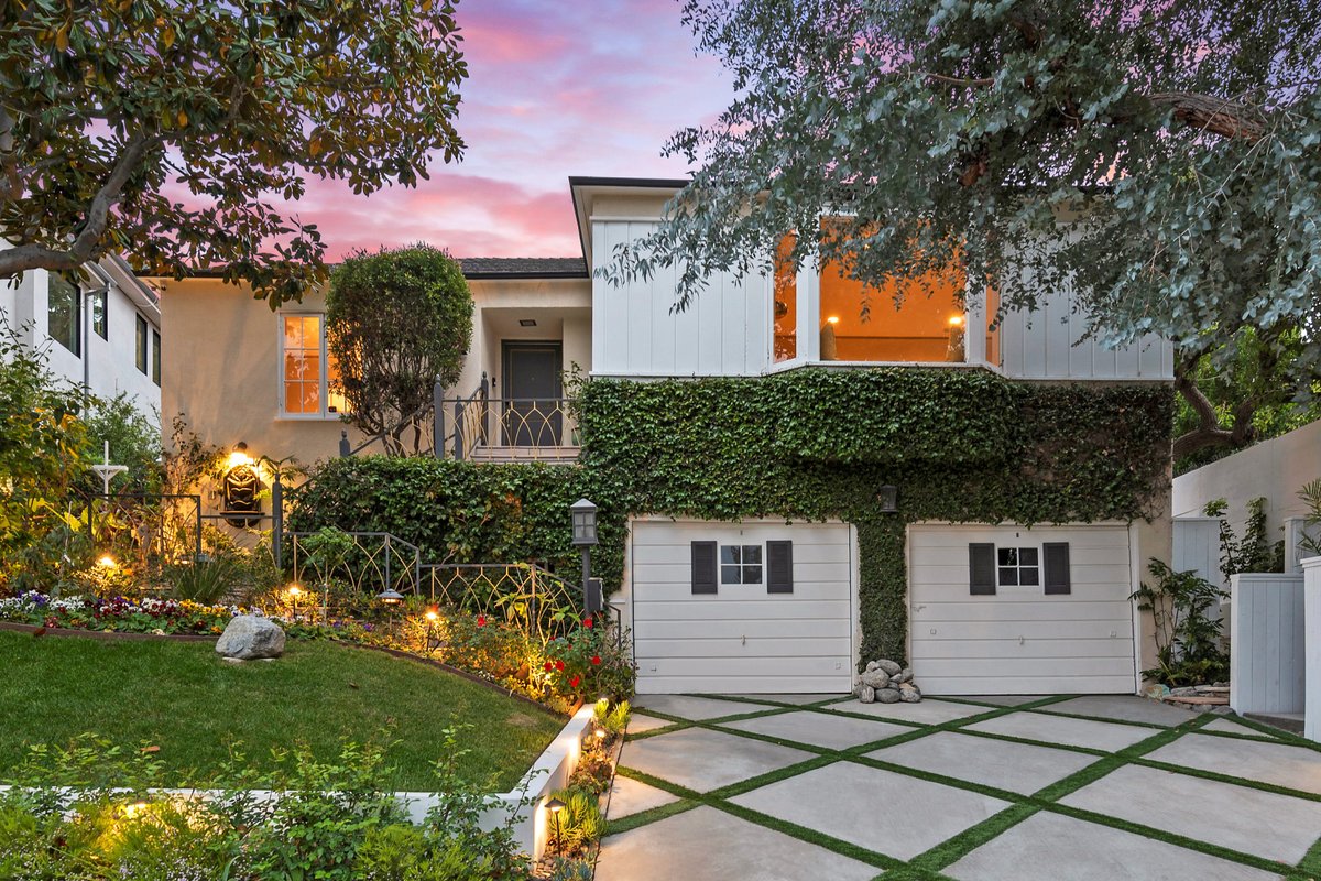 Resort style villa home/pool & jacuzzi, king bed