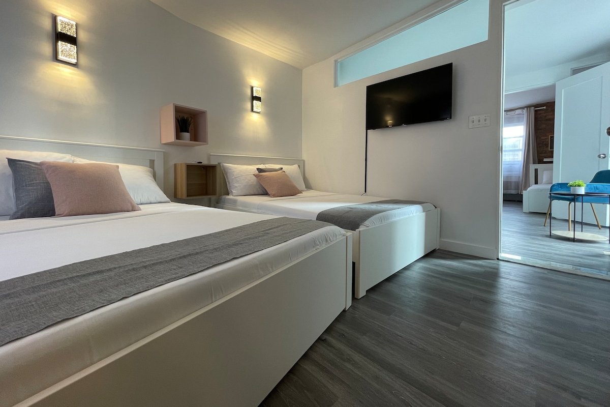 Two bed room on 12th floor. gallery image 3