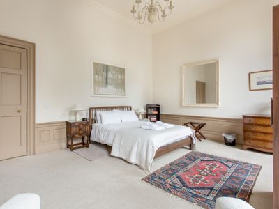 Queen Street One Apartment