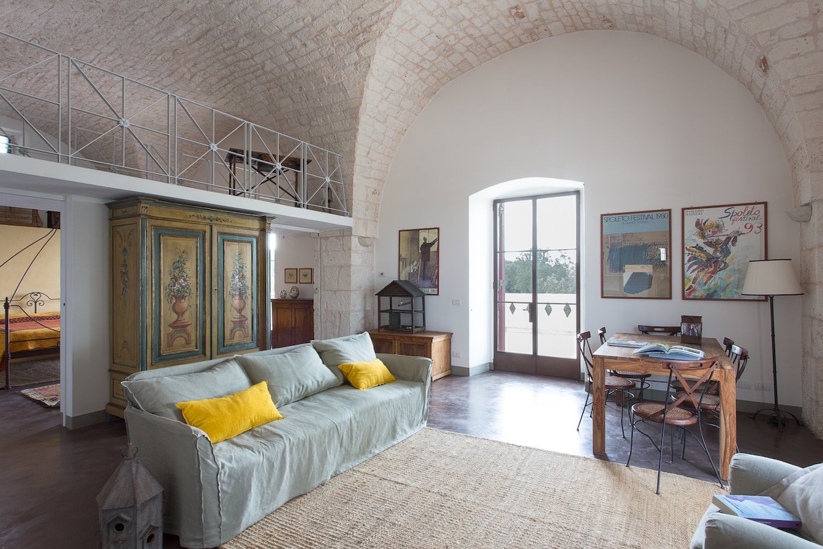 Ostuni: charm and comfort for 4 ( 1 villa) gallery image 4
