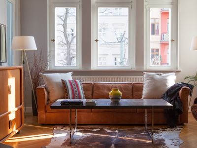 Linnen – Spacious Apartment near Mauerpark