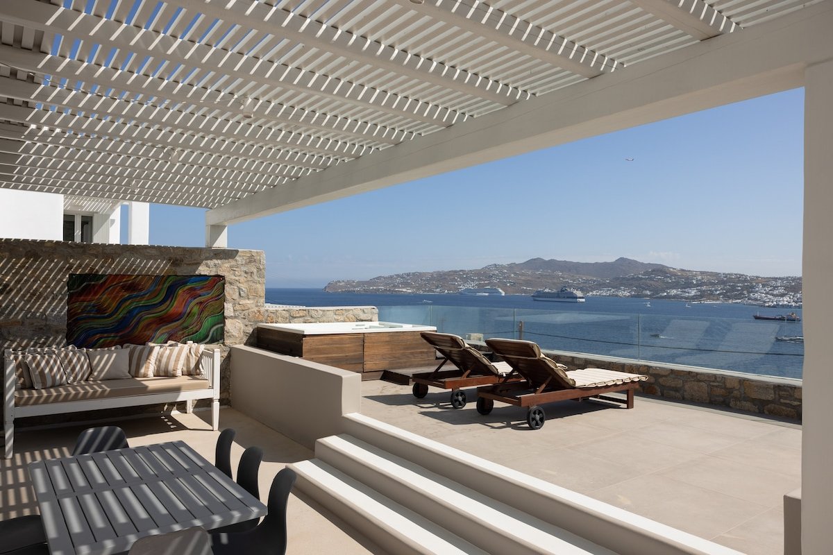 Home with Private Jacuzzi & Shared Swimming Pool gallery image 5