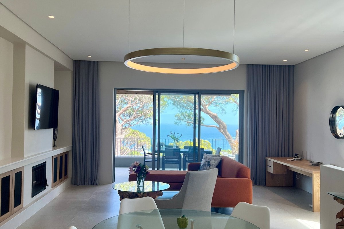 Sandbar Penthouse Camps Bay gallery image 4