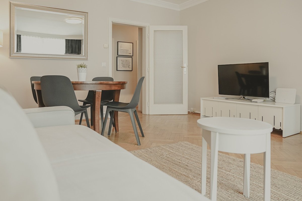 Beautiful Apartment near Schwedenplatz – Apt 15 gallery image 3