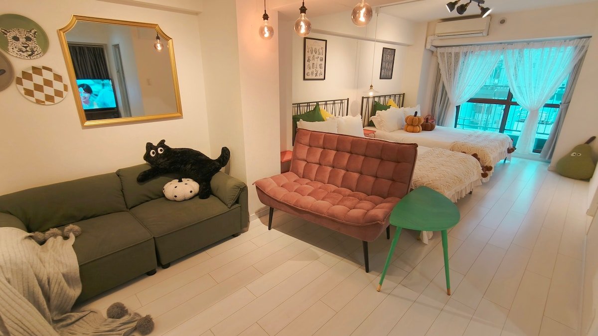 Stunning luxury APT in Tokyo Shinjuku Kabukicho gallery image 2