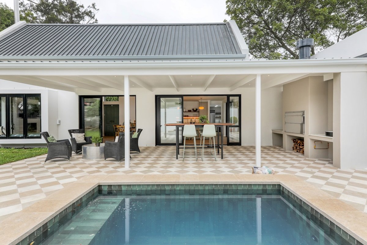 Light-Filled 2-Bed Cottage | Plunge Pool & Braai