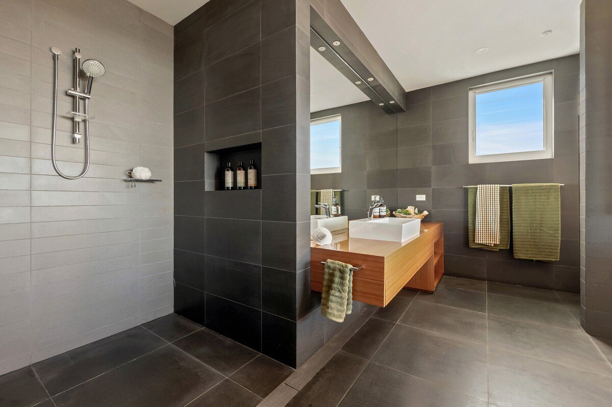 “White Haus” – Sauna, Spa, Ice Bath & More gallery image 4