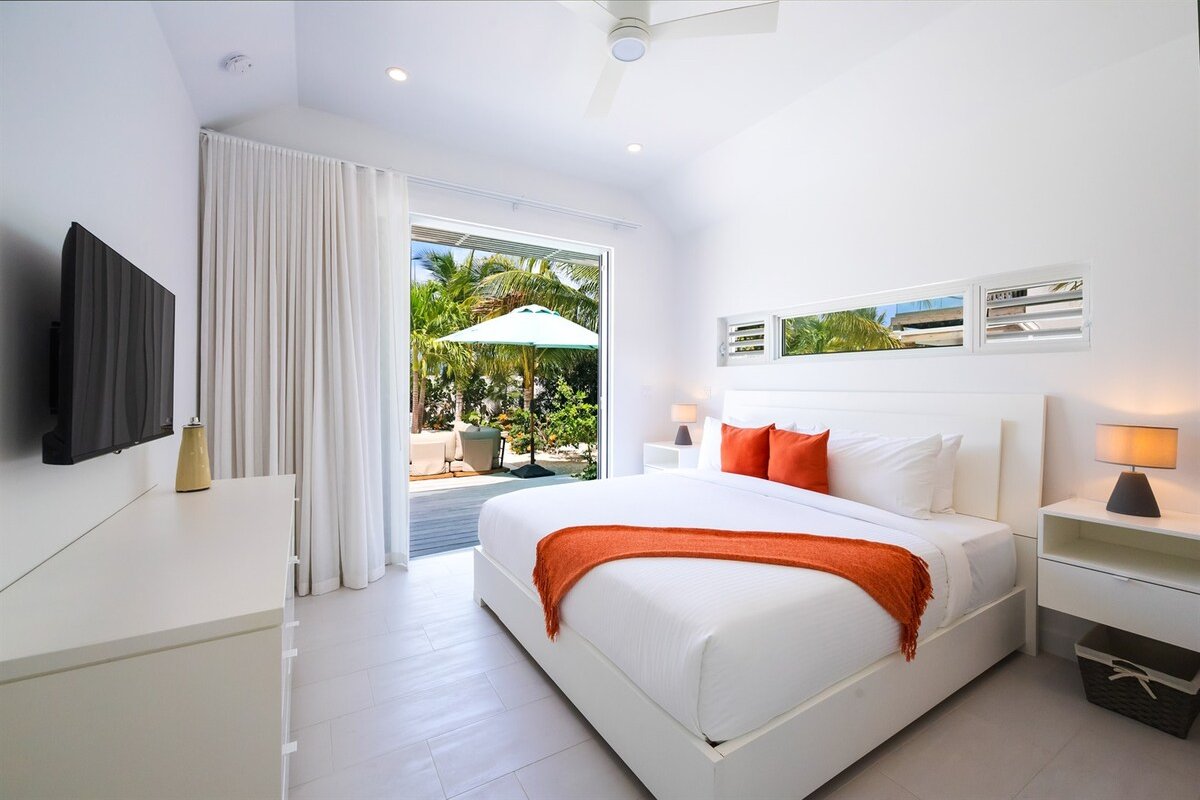 Unparalleled 21: Luxury Villa w/Pool & Golf Cart gallery image 2