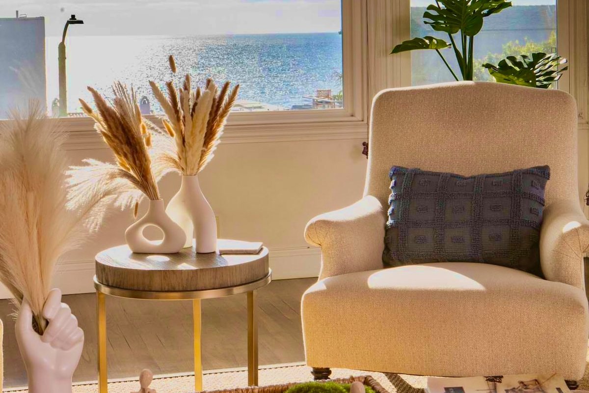 Beachside Retreat | Perfect Location| Free Parking gallery image 5