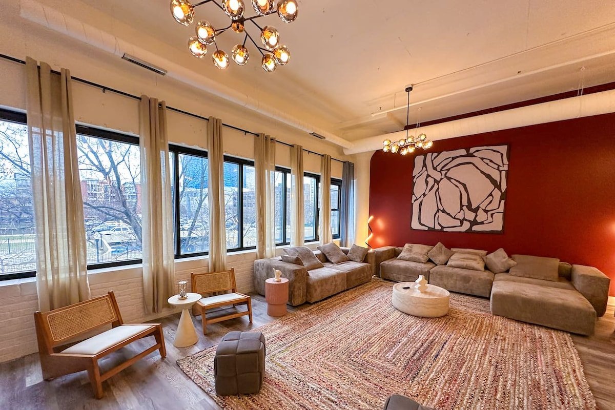 Luxury 6BR/3BA Group Stay in McCormick | Sleeps 12 gallery image 2