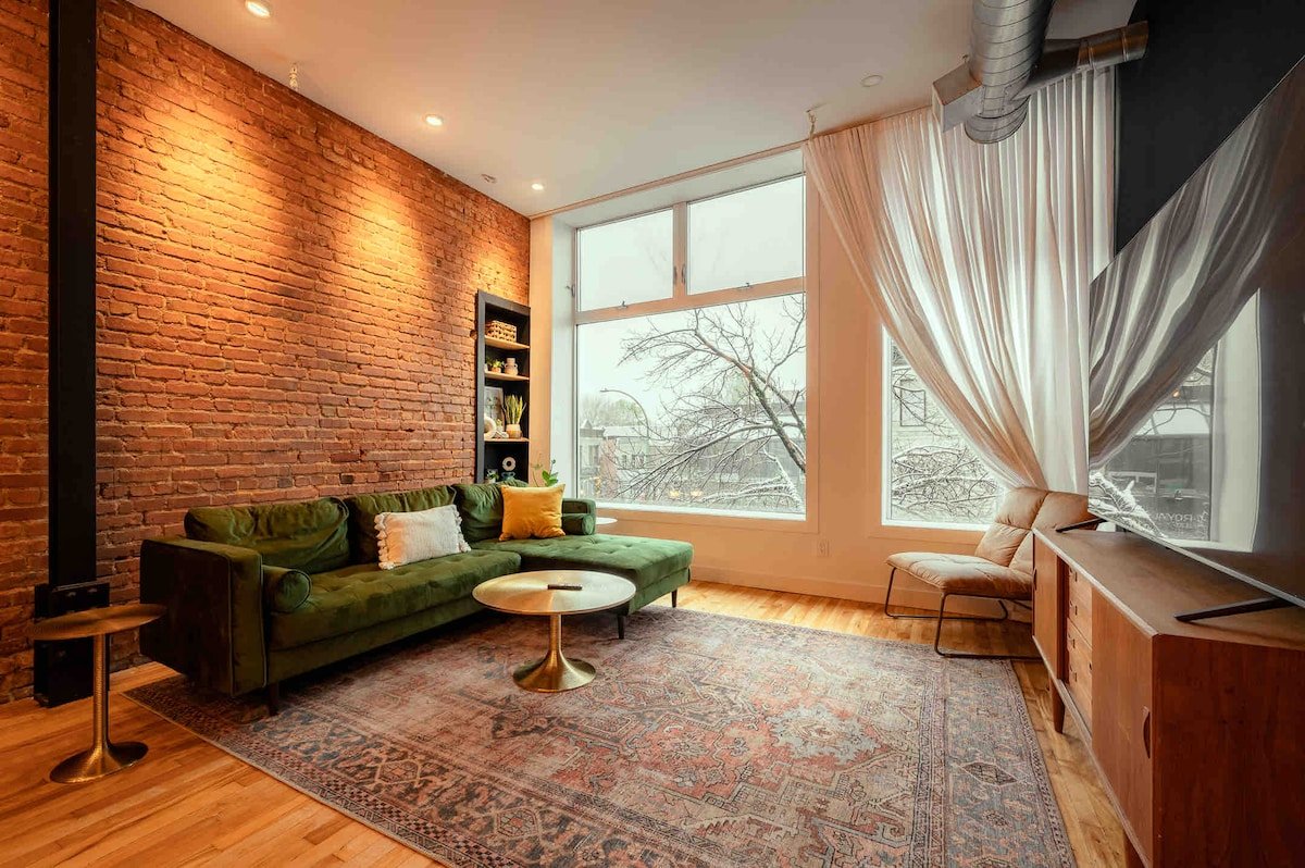 Modern Industrial Loft Plateau gallery image 2