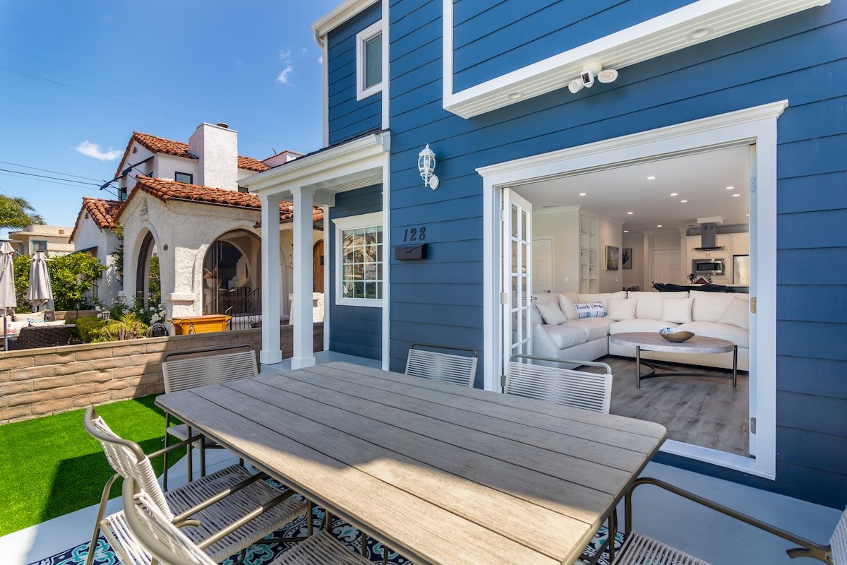 Family Beach House | 400ft to Beach, Parking, BBQ gallery image 4