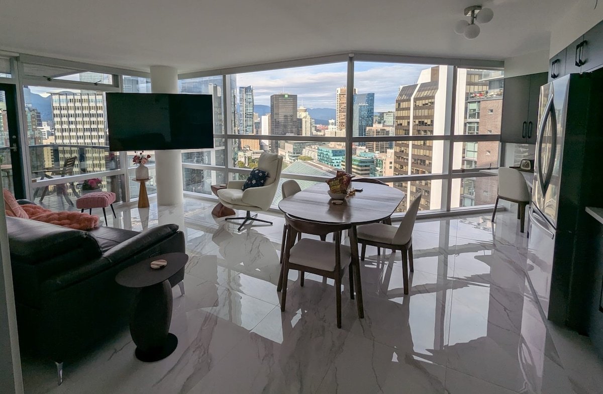 Steam Shower | 75″ TV! | Parking | Heated Floors gallery image 2