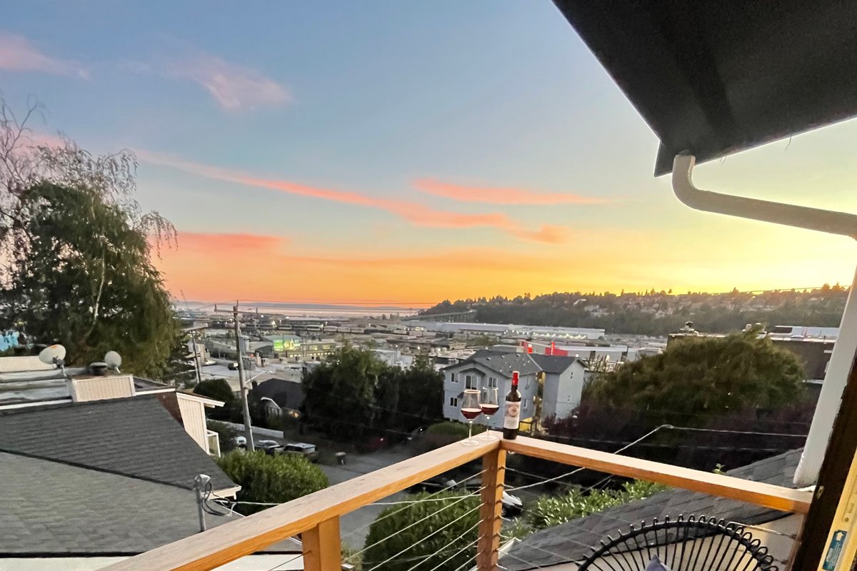 Scenic Elliott Bay/Sunset VIEWS-Queen Anne Retreat