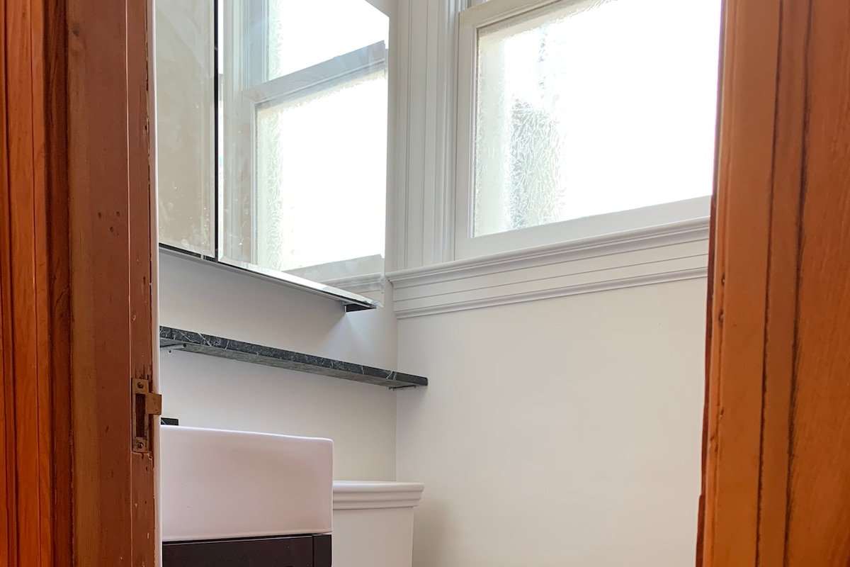 Elegant Edwardian North beach apt with parking gallery image 5