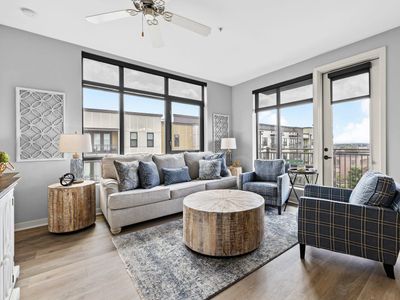 Luxurious Downton High Floor 2 br 2 bth Condo-#54