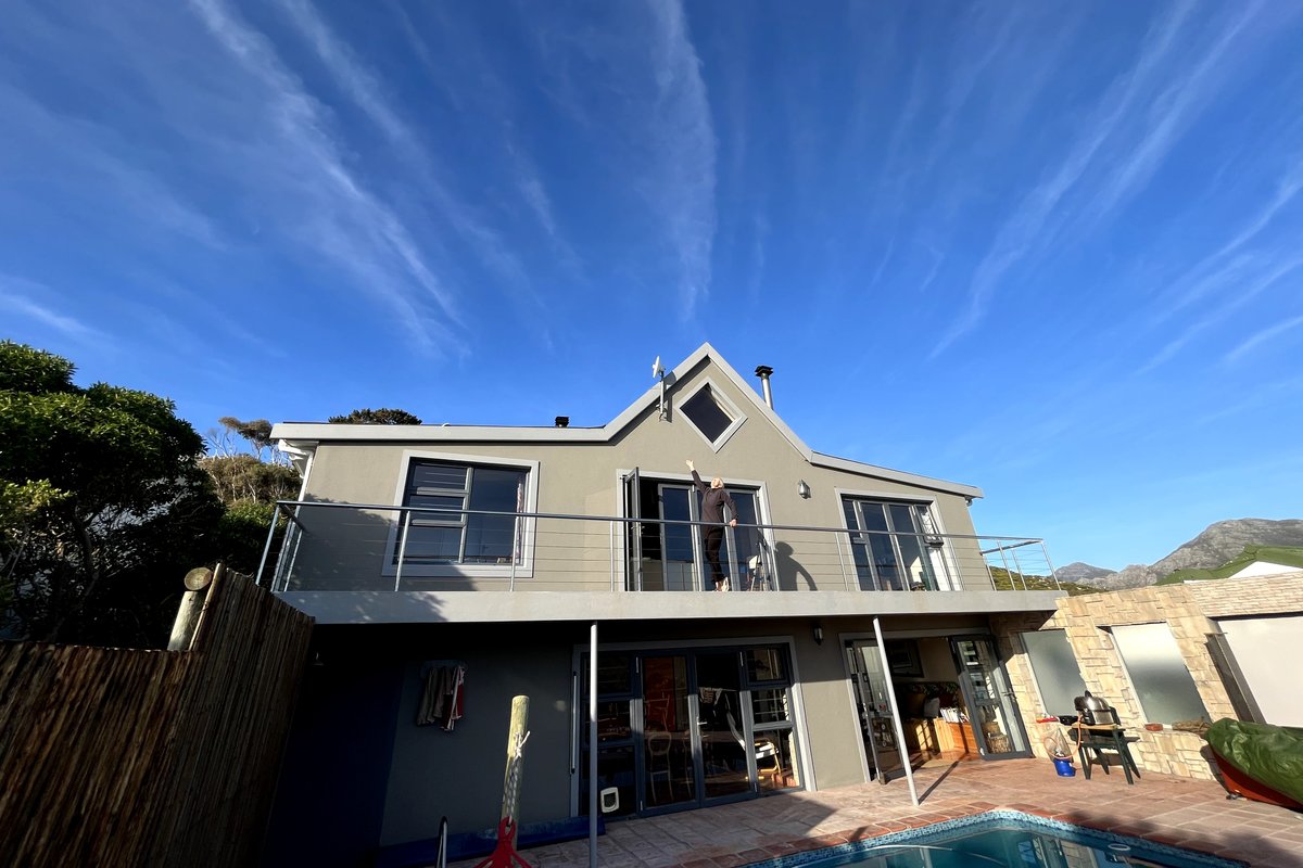 Eco-Friendly 3 Bed House Plus 1 Large Bed Cottage