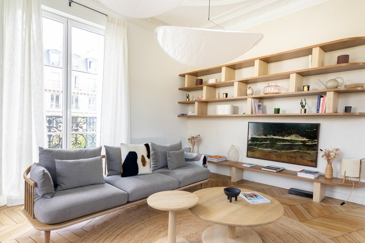 Architect’s flat near Republique gallery image 3